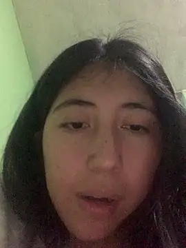 sarah12333 online show from May 2026 01:47:02 AM