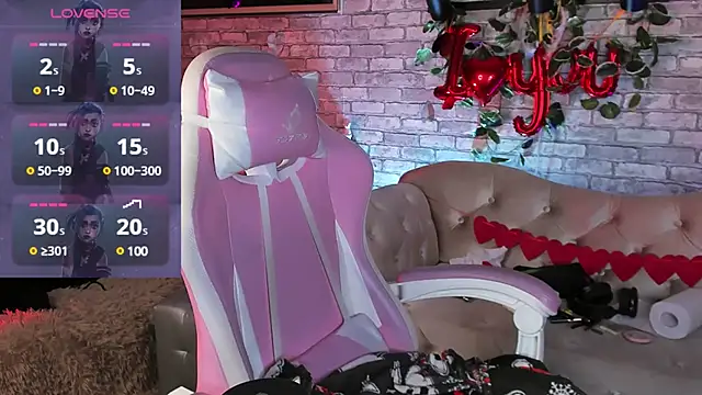 Snapshot of Alex_Howell chatting on February 2025 08:45:01 PM Alex Howell online show from February 2025 08:45:01 PM