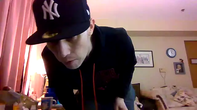 Snapshot of kollzCloudzz chatting on April 2026 08:03:01 AM kollzCloudzz online show from April 2026 08:03:01 AM