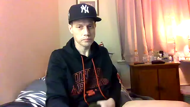 Snapshot of kollzCloudzz chatting on April 2026 10:25:01 AM kollzCloudzz online show from April 2026 10:25:01 AM