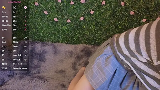 Snapshot of EkaterinaUpple chatting on April 2026 05:29:01 PM EkaterinaUpple online show from April 2026 05:29:01 PM