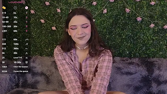 Snapshot of EkaterinaUpple chatting on April 2026 05:20:02 PM EkaterinaUpple online show from April 2026 05:20:02 PM