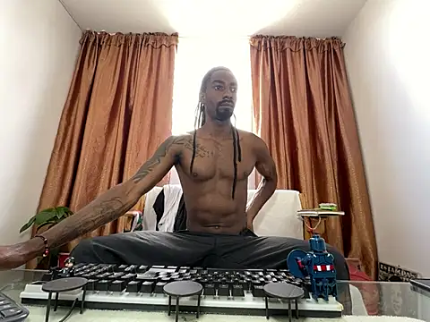 Snapshot of Malkon_Big chatting on June 2026 05:37:02 PM Malkon Big online show from June 2026 05:37:02 PM