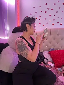 Snapshot of karenlennox1 chatting on March 2026 08:45:02 PM karenlennox1 online show from March 2026 08:45:02 PM