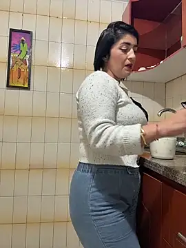 Snapshot of karenlennox1 chatting on April 2026 10:47:01 PM karenlennox1 online show from April 2026 10:47:01 PM