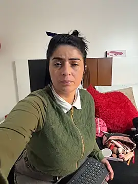 Snapshot of karenlennox1 chatting on April 2026 12:02:02 AM karenlennox1 online show from April 2026 12:02:02 AM