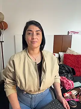 Snapshot of karenlennox1 chatting on April 2026 01:41:02 AM karenlennox1 online show from April 2026 01:41:02 AM