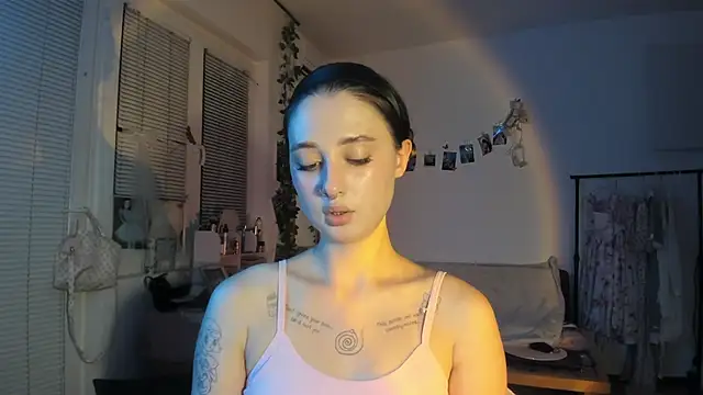 Snapshot of Jenny_darling_love chatting on September 2025 06:33:01 PM Jenny darling love online show from September 2025 06:33:01 PM