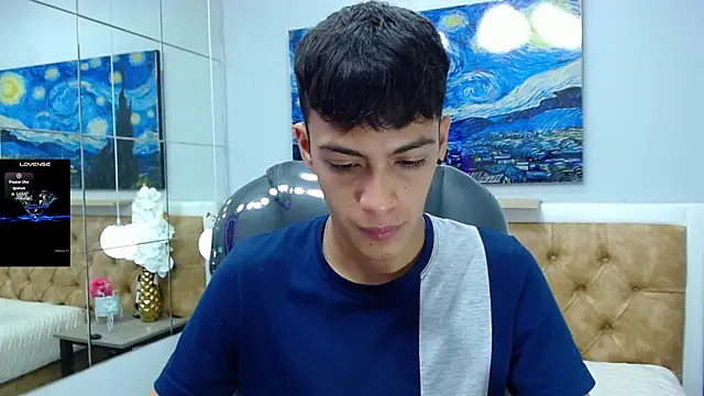 SkinnyBoy  online show from September 2025 01:00:01 PM