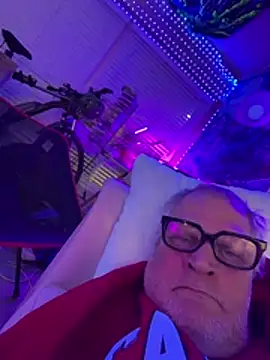 Mimmoromeo1973 online show from February 2026 07:56:01 AM