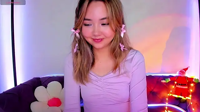 Snapshot of Fluffy_Rose chatting on December 2024 08:23:02 AM Fluffy Rose online show from December 2024 08:23:02 AM