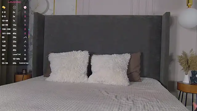 Snapshot of ReginaRobinson chatting on February 2026 06:06:02 AM ReginaRobinson online show from February 2026 06:06:02 AM