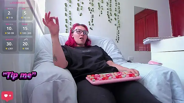 bonnie moon  online show from September 2025 09:27:01 PM