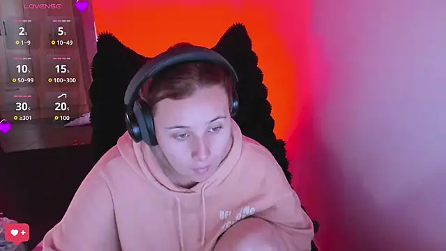 bonnie moon  online show from February 2026 06:17:01 PM