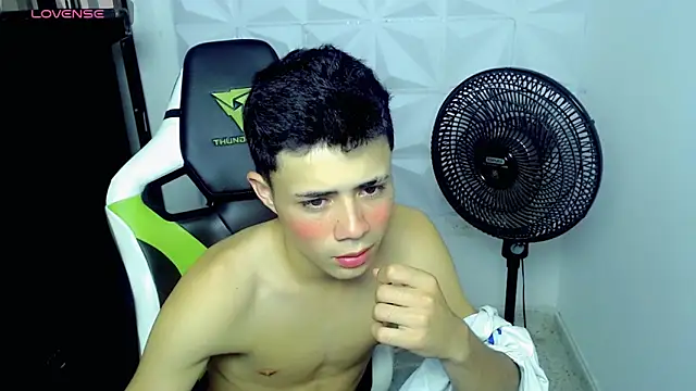 Snapshot of bby_santi chatting on December 2024 06:55:01 PM bby santi online show from December 2024 06:55:01 PM