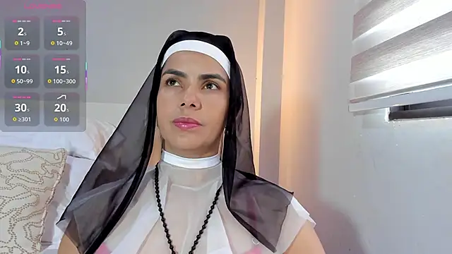 ClaraMariaMon online show from December 2025 06:17:01 PM