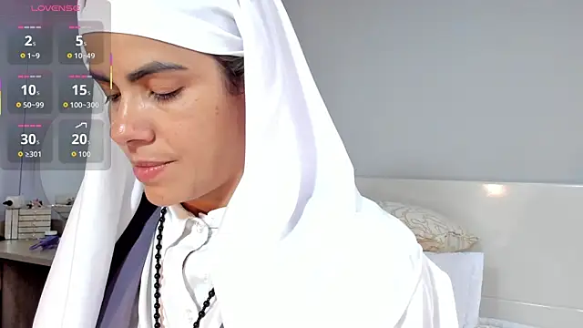 Snapshot of ClaraMariaMon chatting on April 2026 04:52:01 PM ClaraMariaMon online show from April 2026 04:52:01 PM