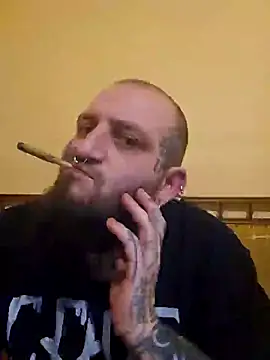 Snapshot of TattooedDick92 chatting on January 2025 01:53:01 PM TattooedDick92 online show from January 2025 01:53:01 PM