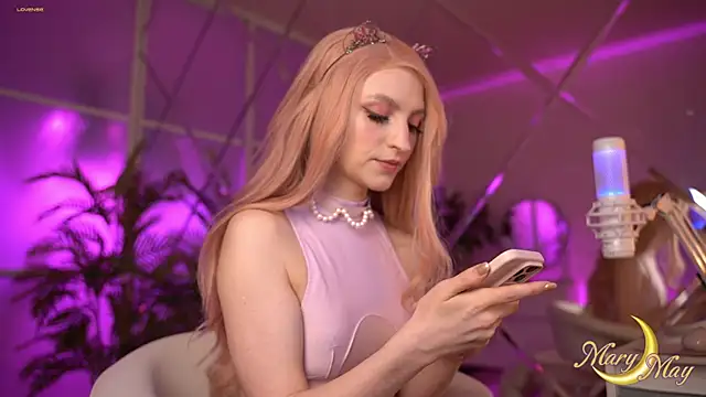 Snapshot of marylunamay chatting on January 2025 10:08:02 PM marylunamay online show from January 2025 10:08:02 PM