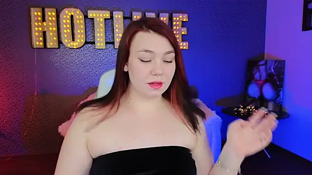 Lilumytrend online show from February 2025 12:21:02 PM