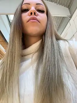 Snapshot of Highschoolpussy chatting on November 2025 10:09:01 AM Highschoolpussy online show from November 2025 10:09:01 AM