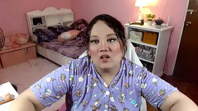 Snapshot of GiannaLopezSmith chatting on November 2025 03:49:01 PM GiannaLopezSmith online show from November 2025 03:49:01 PM