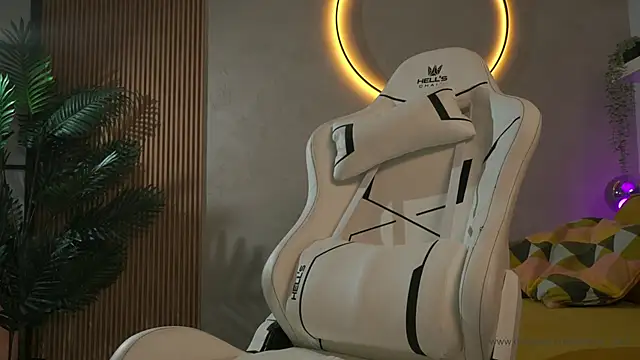 Snapshot of emma_land chatting on March 2026 06:29:01 AM emma land online show from March 2026 06:29:01 AM