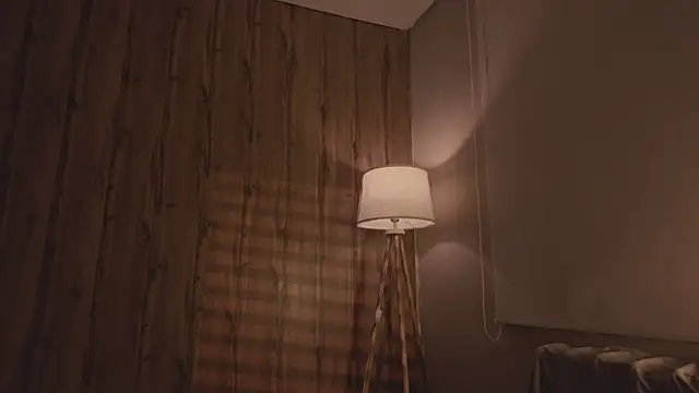 Snapshot of MariMaddison chatting on November 2025 08:19:02 PM MariMaddison online show from November 2025 08:19:02 PM