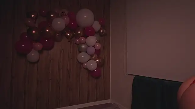 Snapshot of MariMaddison chatting on February 2026 04:37:02 PM MariMaddison online show from February 2026 04:37:02 PM