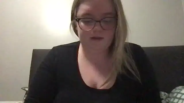 honeyyy24 online show from February 2026 10:54:01 PM