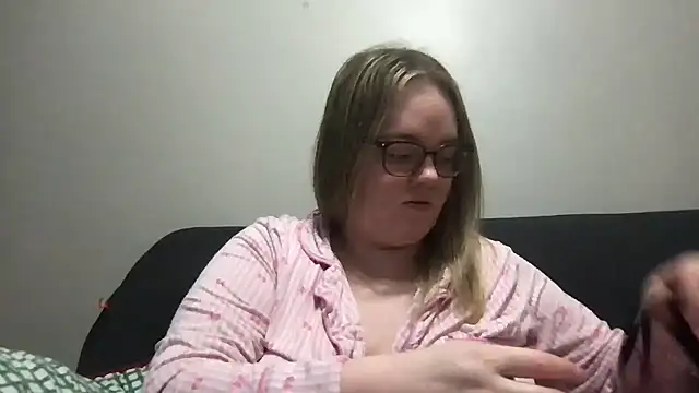 Snapshot of honeyyy24 chatting on March 2026 08:13:01 PM honeyyy24 online show from March 2026 08:13:01 PM