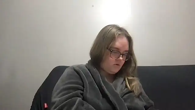 Snapshot of honeyyy24 chatting on March 2026 09:43:02 AM honeyyy24 online show from March 2026 09:43:02 AM