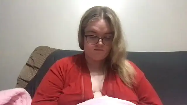 Snapshot of honeyyy24 chatting on April 2026 08:06:02 PM honeyyy24 online show from April 2026 08:06:02 PM