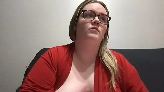 Snapshot of honeyyy24 chatting on April 2026 11:36:01 PM honeyyy24 online show from April 2026 11:36:01 PM