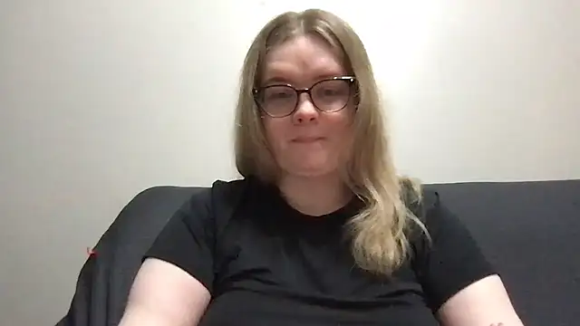 Snapshot of honeyyy24 chatting on April 2026 01:30:01 PM honeyyy24 online show from April 2026 01:30:01 PM