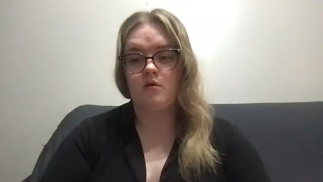 Snapshot of honeyyy24 chatting on April 2026 09:15:01 PM honeyyy24 online show from April 2026 09:15:01 PM