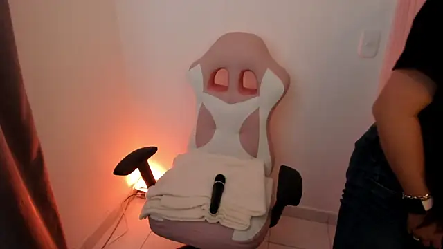 Snapshot of Sweet_Chloe06 chatting on January 2025 06:55:02 PM Sweet Chloe06 online show from January 2025 06:55:02 PM