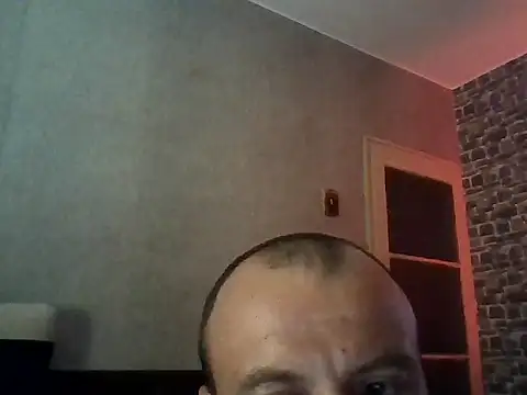 Snapshot of Nikolaiyy chatting on May 2026 01:43:01 AM Nikolaiyy online show from May 2026 01:43:01 AM