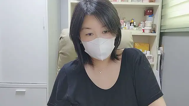 Snapshot of HaNa_Kim chatting on June 2026 03:47:02 AM HaNa Kim online show from June 2026 03:47:02 AM