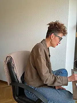 Snapshot of lavaldez chatting on April 2026 11:04:02 AM lavaldez online show from April 2026 11:04:02 AM