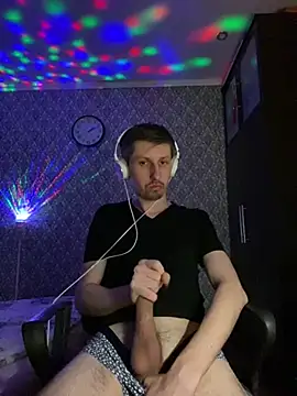 Snapshot of Aki-Laky chatting on February 2025 07:19:02 PM Aki-Laky online show from February 2025 07:19:02 PM