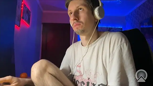 Aki-Laky online show from March 2026 10:38:01 PM