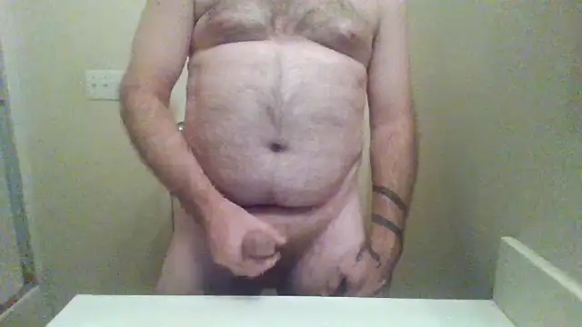 Snapshot of WatchinU82 chatting on September 2025 04:34:02 AM WatchinU82 online show from September 2025 04:34:02 AM