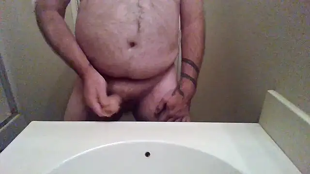 Snapshot of WatchinU82 chatting on December 2025 04:40:02 AM WatchinU82 online show from December 2025 04:40:02 AM