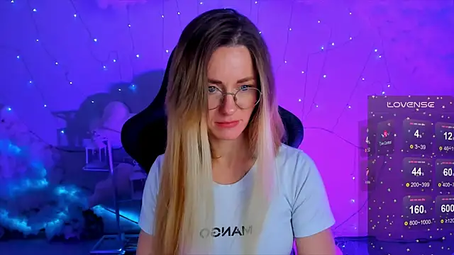 LadyIzabel online show from December 2024 08:33:02 AM