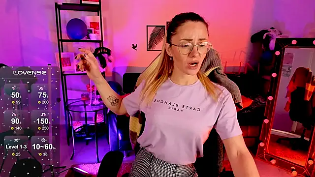 Snapshot of LadyIzabel chatting on December 2024 05:55:02 AM LadyIzabel online show from December 2024 05:55:02 AM