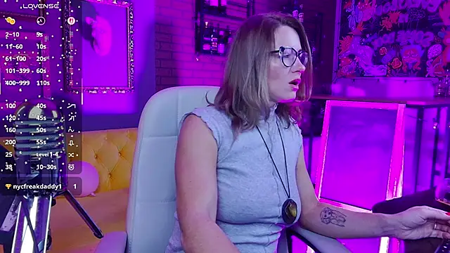 Snapshot of LadyIzabel chatting on November 2025 06:01:01 AM LadyIzabel online show from November 2025 06:01:01 AM