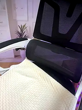 Milk-babier online show from September 2025 01:49:02 AM