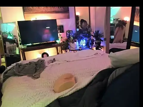 NinasNylonz online show from April 2026 09:56:01 AM