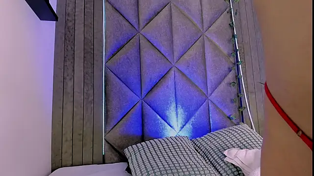 Snapshot of BriaConner_ chatting on November 2025 01:40:02 AM BriaConner online show from November 2025 01:40:02 AM